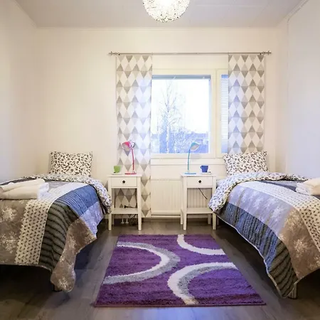 Family Friendly Cozy House 로바니에미